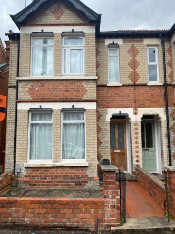 Berks Luxury Serviced Apartments,5 Bedrooms, 5 Double Beds, 2 Bathrooms, Free Super Fast Wifi & Parking Earley Extérieur photo
