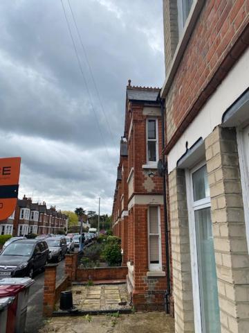 Berks Luxury Serviced Apartments,5 Bedrooms, 5 Double Beds, 2 Bathrooms, Free Super Fast Wifi & Parking Earley Extérieur photo