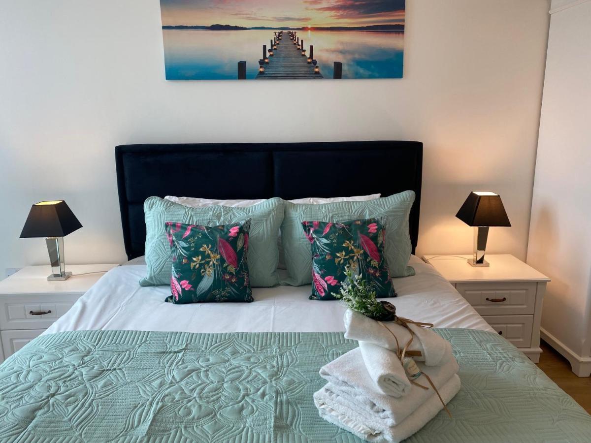 Berks Luxury Serviced Apartments,5 Bedrooms, 5 Double Beds, 2 Bathrooms, Free Super Fast Wifi & Parking Earley Extérieur photo