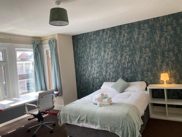 Berks Luxury Serviced Apartments,5 Bedrooms, 5 Double Beds, 2 Bathrooms, Free Super Fast Wifi & Parking Earley Extérieur photo